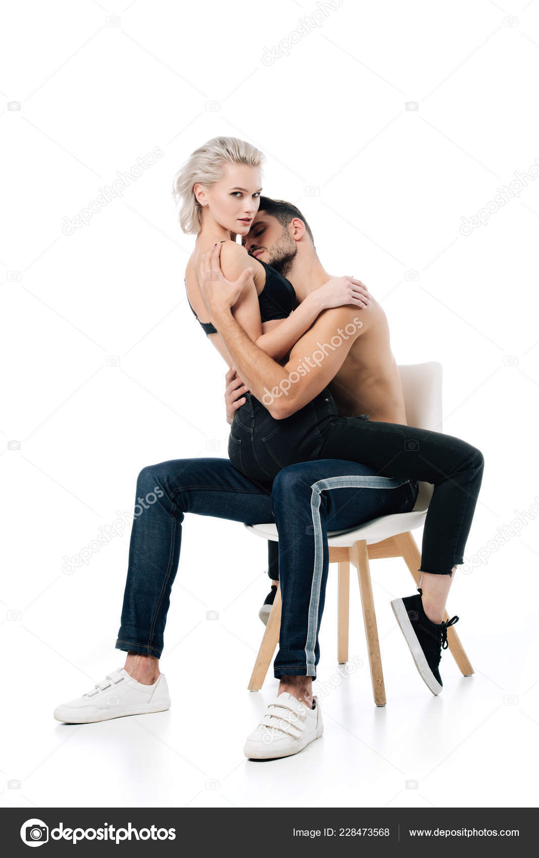 Секс сидя на стуле 79 фото