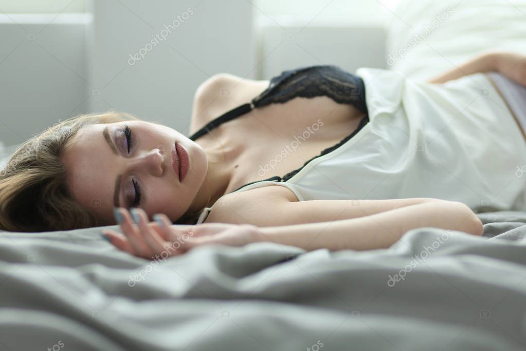 Девушки ублажают себя сами