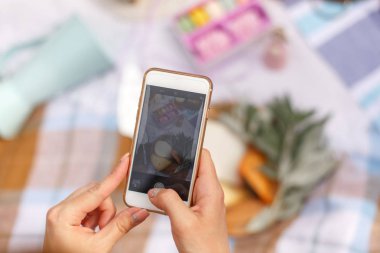 El ile hareket eden telefon Gıda çekim