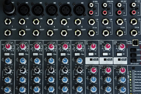 розетки и вилки музыкального оборудования
