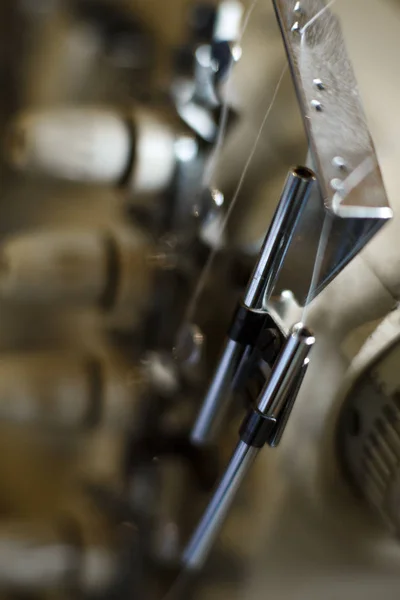 Primer Plano Una Máquina Coser Con Luz Encendida Sastre Del — Foto de Stock