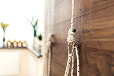 ipler germe ve beden eğitimi için. Kurunta yoga sınıfı