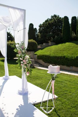 Güzel giden düğün seti. Romantik Wedd üzerinde Yahudi Hupa