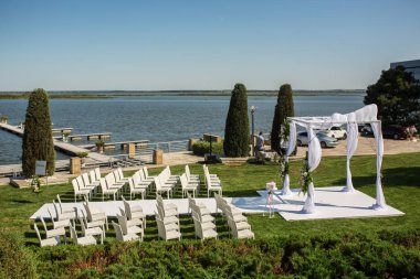 Güzel giden düğün seti. Romantik Wedd üzerinde Yahudi Hupa