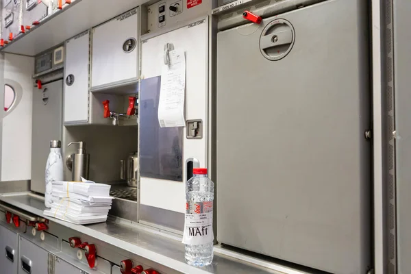 Mutfak Uçakta Yiyecek Depolama Rafları Dağıtıcısı Dubai Bae 2020 — Stok fotoğraf
