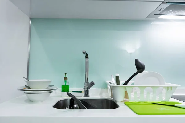 Mountain Dirty Dishes Kitchen Sink Mess House — Stock Photo, Image