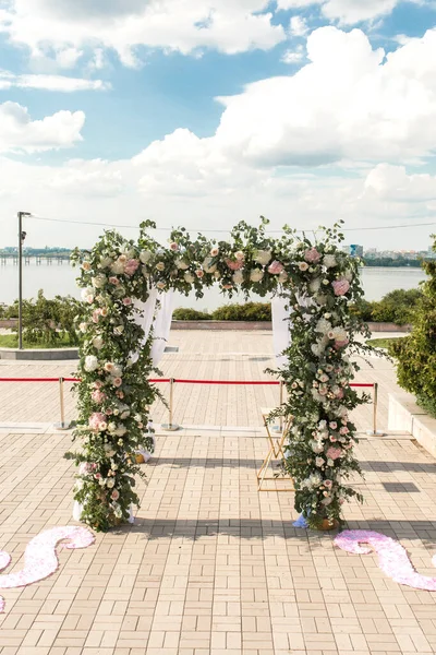 Festive Chuppah Decorated Fresh Beautiful Flowers Outdoor Wedding Ceremony — Stock Photo, Image