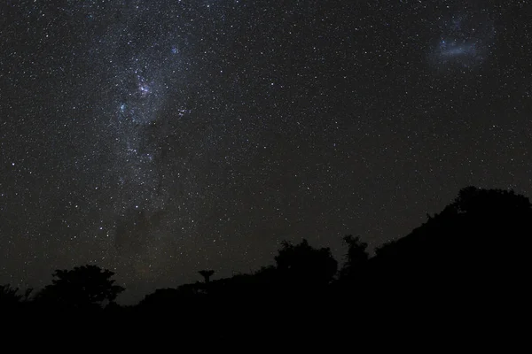 Vía Láctea Cielo Nocturno Estrellado Sobre Las Montañas Isla Bali — Foto de Stock