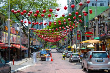Kuala Lumpur 'daki sokak restoranları. Asya 'nın sokakları. Kuala Lumpur / Malezya - 04.27.2020