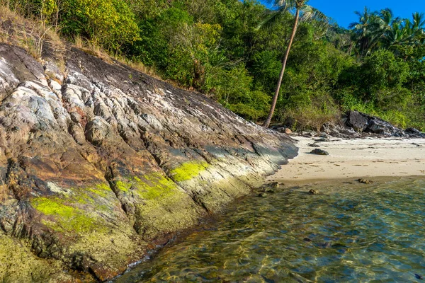 Spiaggia Tropicale Sabbia Con Pietre Natura Pura — Foto Stock