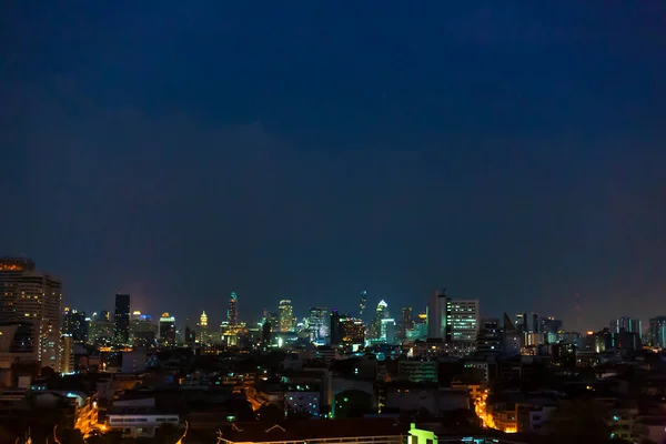 バンコク市内の夜景 地平線の夜の光は — ストック写真