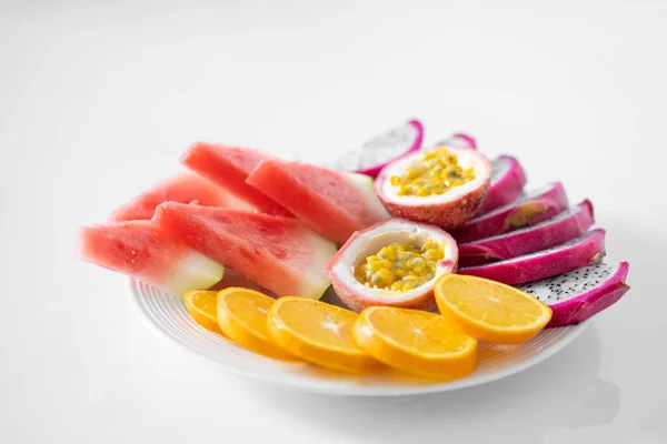 切片水果 新鲜水果和维生素 静谧的生活色泽夏日水果 — 图库照片