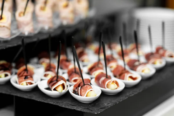 Feestelijke Buffettafel Met Veel Snacks Hapjes — Stockfoto