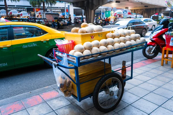 Vendedor Comida Rua Ásia Carrinho Comida Loja Móvel Sobre Rodas — Fotografia de Stock