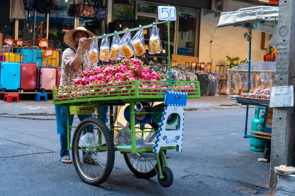 Vendedor Comida Callejera Asia Carro Comida Tienda Móvil Sobre Ruedas — Foto de Stock