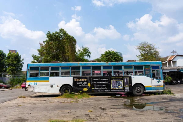 停放停用的旧巴士 Tailand 2020 — 图库照片