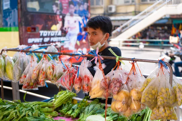 Vendedor Comida Callejera Asia Tienda Móvil Carrito Comida Sobre Ruedas — Foto de Stock