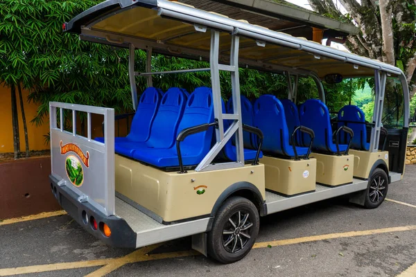 Electric Vehicle Transportation Tourists Visitors Tea Valley Cameron Highlands Malaysia — Stock Photo, Image