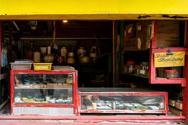 Aziatische Straat Winkels Verkopen Souvenirs Snuisterijen Langs Weg — Stockfoto