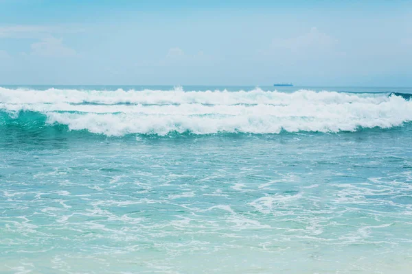 Ideális Trópusi Homokos Strand Szörfözésre Óceánon Gyönyörű Tiszta Türkiz Víz — Stock Fotó