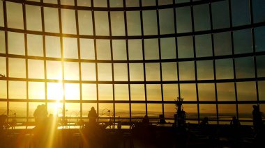 Perlan 'ın Reykjavik' teki küresel bir müzenin büyük cam cephesi. Reykjavik 'te 1 numaralı çekim.