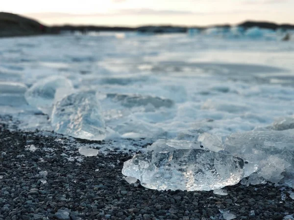 Gelo Transparente Claro Uma Praia Preta Islândia Inverno — Fotografia de Stock