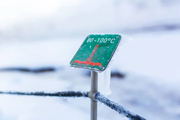 Figyelmeztetés Gejzír Magas Vízhőmérsékletére Népszerű Turisztikai Helyek Izlandon — Stock Fotó