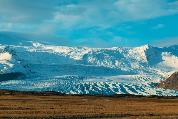 Hihetetlen Izlandi Tájak Hófödte Hegyek Gleccser Naplemente — Stock Fotó