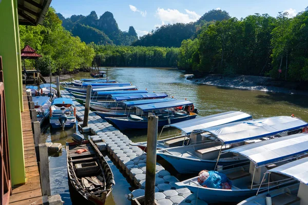Asian Boat Station Small Tourist Boats Boat Excursions River — Stock Photo, Image