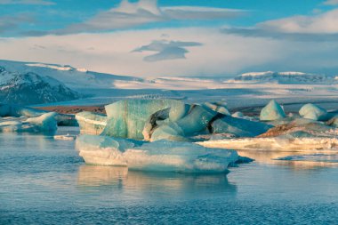 İzlanda 'da kışın adanın en büyük buzulu inanılmaz doğal manzara..