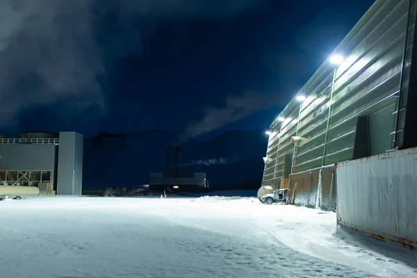 Vista Noturna Construção Usina Térmica Uma Fonte Termal Indústria Islandesa — Fotografia de Stock