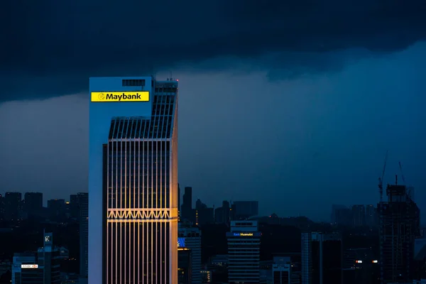 비구름에 마천루 쿠알라룸푸르의 아름다운 Kuala Lumpur Malaysia 2020 — 스톡 사진