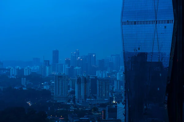 Elegante Edificio Futurista Rascacielos 118 Atardecer Nubes Lluvia Hermosas Vistas —  Fotos de Stock