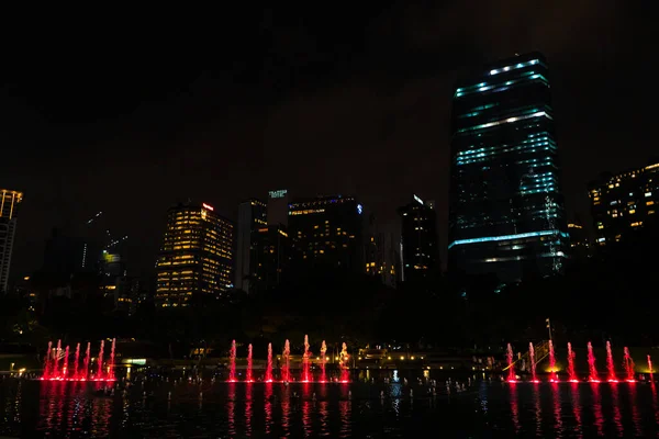 Night View Dancing Multi Colored Fountains Show Singing Fountains Kuala — Stock Photo, Image