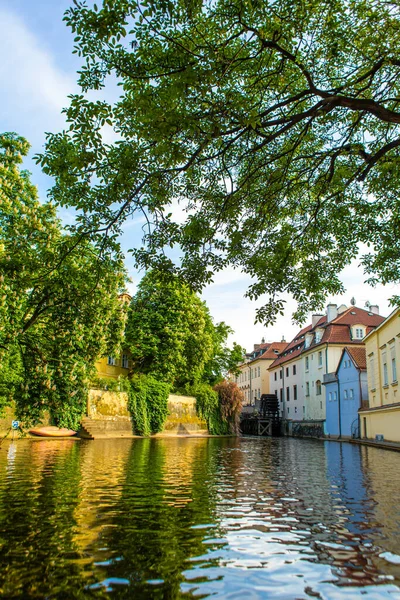 프라하의 양식이다 시내의 유역에 유럽의 — 스톡 사진