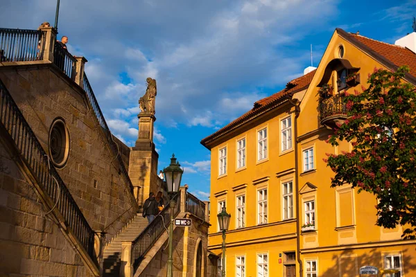 Staircase Carlos Bridge Скульптура Луитгарда Прага Чехия 2019 — стоковое фото