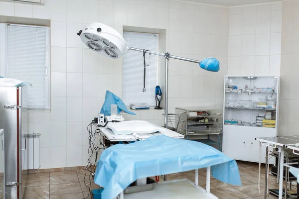 Rengör Sterilt Tomt Operationssal Förbereder För Operation Medicinsk Utrustning Veterinärklinik — Stockfoto