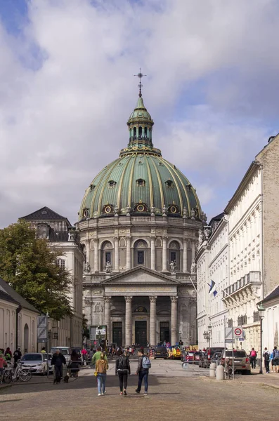 Copenhagen Denmark September Tourists Front Frederik Church Popularly Known Marble — Stock Photo, Image