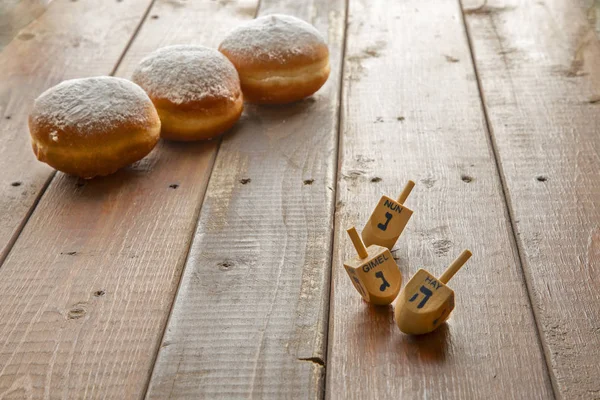 Masih Hidup Untuk Liburan Jewish Hanukkah Dengan Donat Dan Drebiy — Stok Foto