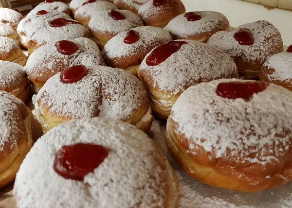 Satır Tatlı Hanukkah Donuts Backery Rafta Hanuka Kutlaması Kavramı Arka — Stok fotoğraf