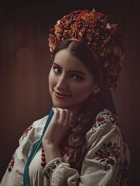 Young Woman Traditional Ukrainian Dress Crown — Stock Photo, Image