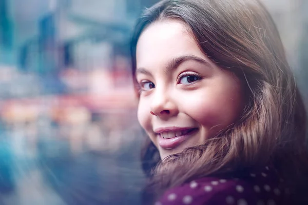 Urban Female Portrait Beauty Young Girl Turned Looking Camera — Stock Photo, Image