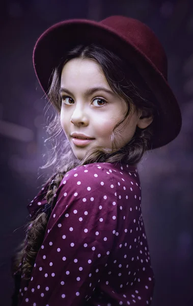 Urban Female Portrait Beauty Young Girl Turned Looking Camera — Stock Photo, Image