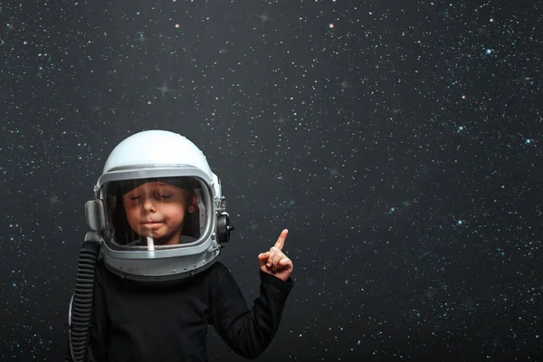 Маленький Ребёнок Хочет Управлять Самолётом Шлеме Самолёта Глюк Эффектов — стоковое фото
