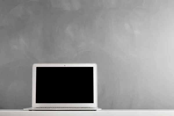 Modern Laptop Computer Tabl Blackboard Background — Stock Photo, Image