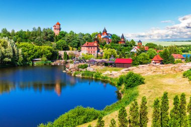 Doğal yaz görünümü Peyzaj Park Buky veya Buki Kiev Region, Ukrayna
