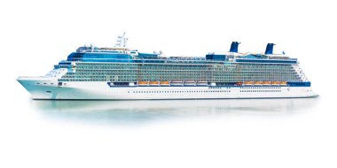Beyaz arka plan üzerinde izole büyük cruise deniz ya da okyanus gemisi liner feribot