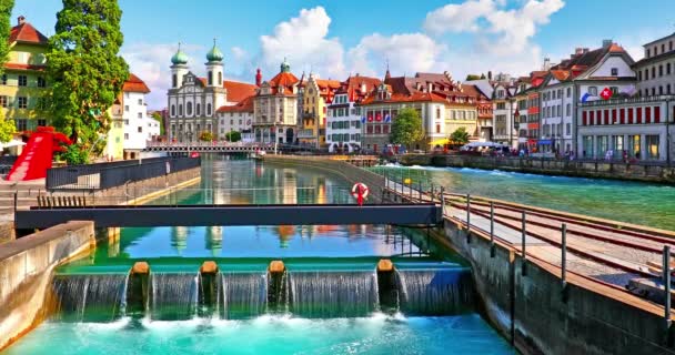 Живописная Летняя Панорама Средневековой Архитектуры Старого Города Люцерне Швейцария — стоковое видео