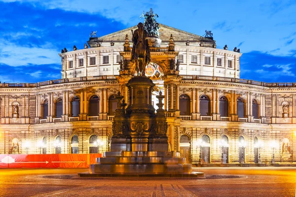 Escénica Vista Nocturna Verano Ópera Semper Monumento Rey Juan Dresde —  Fotos de Stock