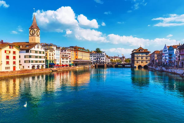 Malerische Sommer Ansicht Der Altstadt Seebrücke Architektur Und Limmatdamm Zürich — Stockfoto